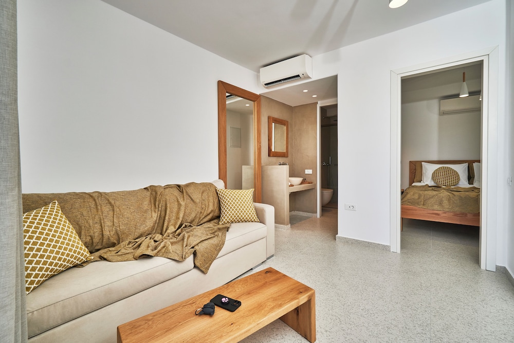 Deluxe Apartment photo 2