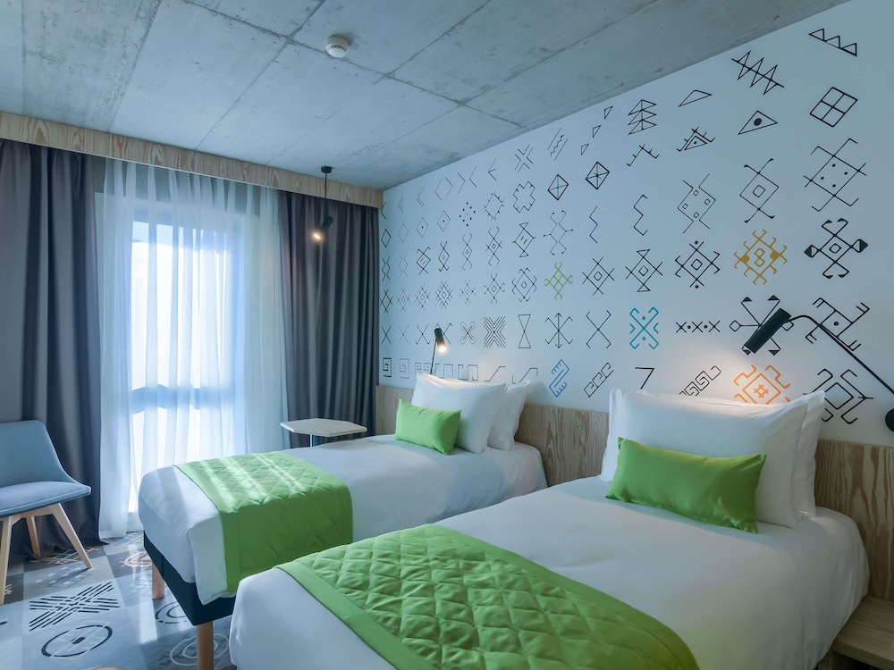 Premium Room, 2 Twin Beds - Photo 7