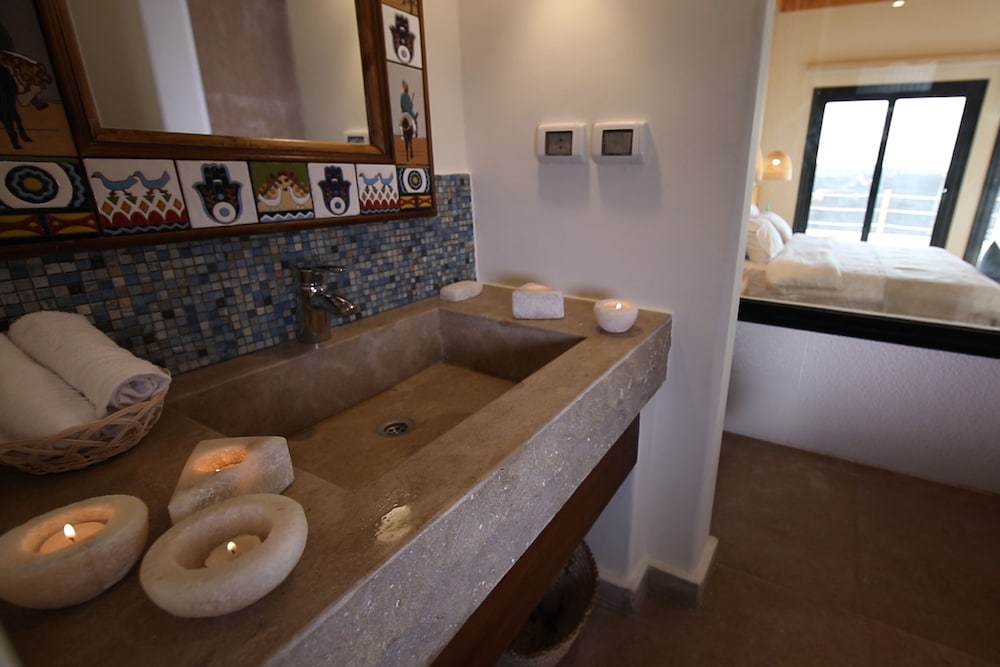 Deluxe Room - Photo 2