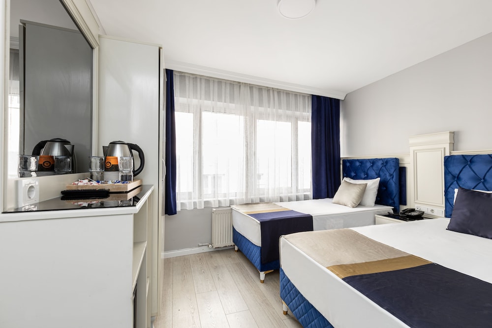 Standard Triple Room photo 3