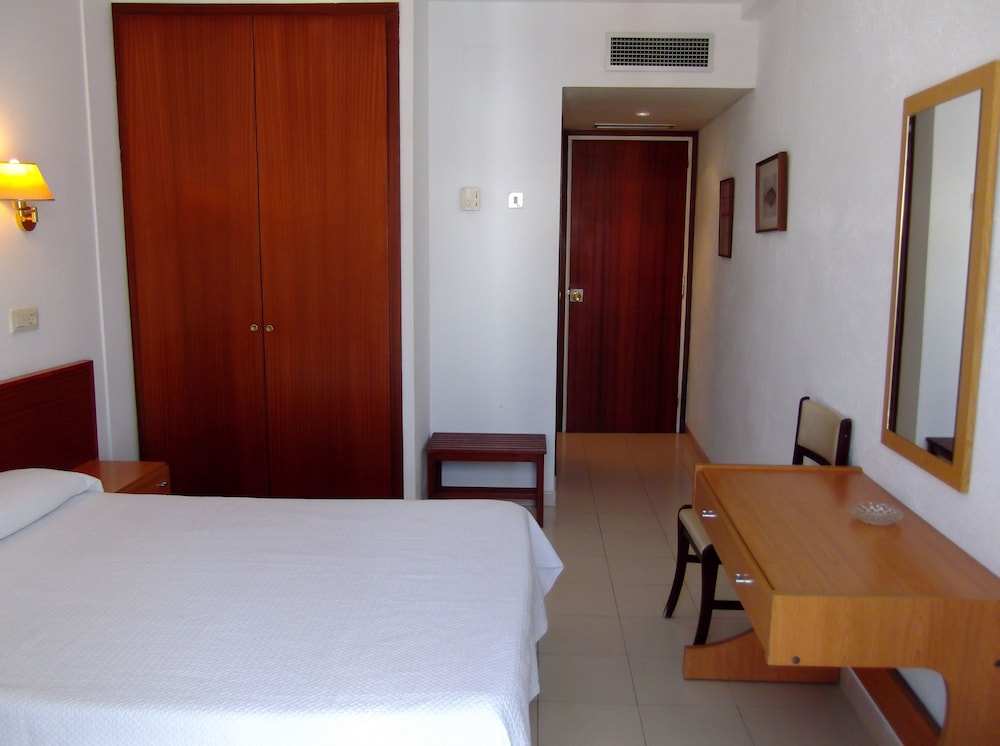 Double or Twin Room - Photo 1