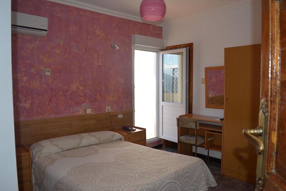 Standard Single Room photo 2