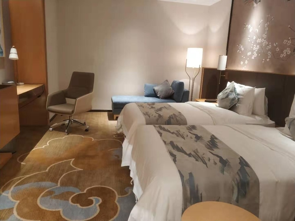 Deluxe Room, No Windows
