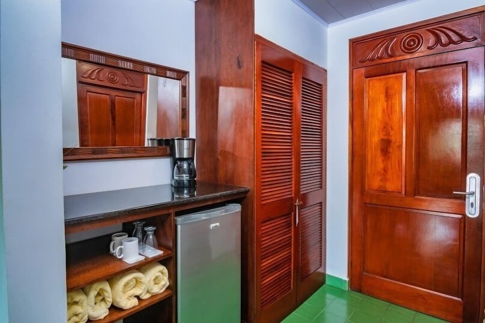 Deluxe Room, 2 Double Beds photo 3