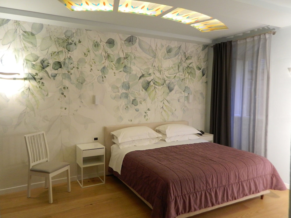 Superior Triple Room, Courtyard View photo 3