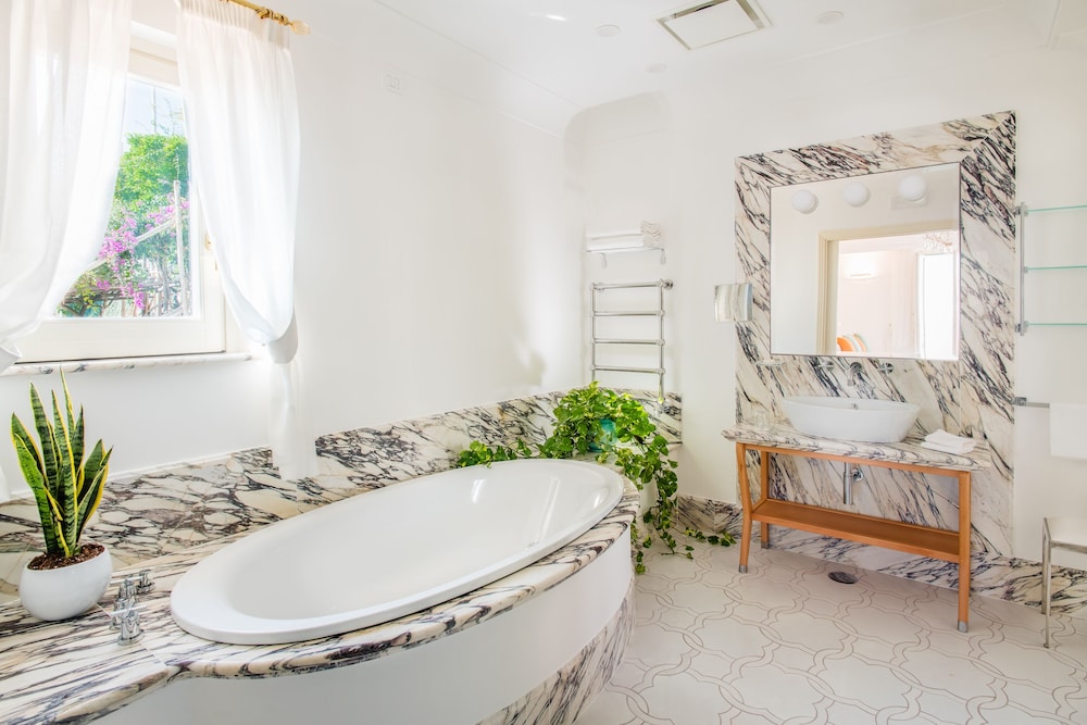 5 Bedrooms Delta Marchesa Villa (Non Smoking) thumbnail 6