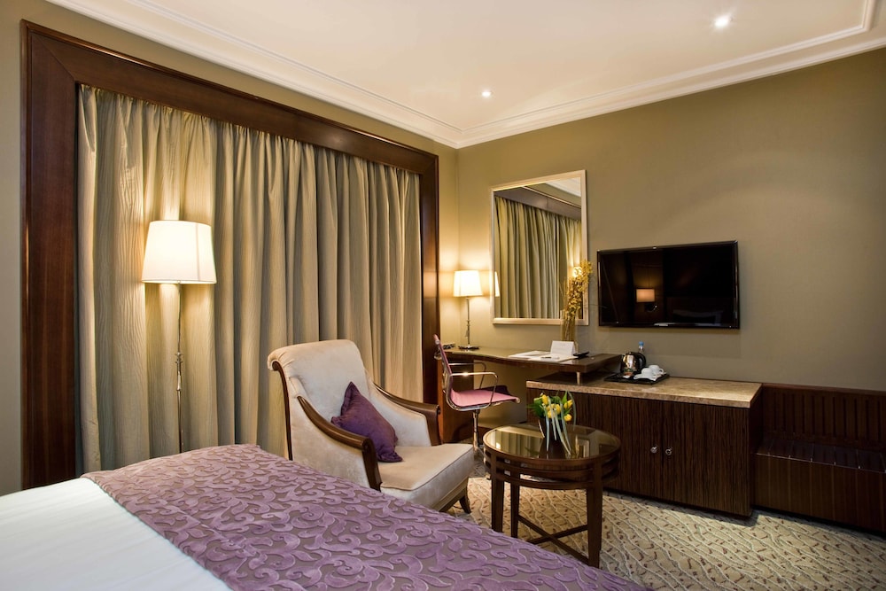 Classic Double Room, 1 King Bed photo 3