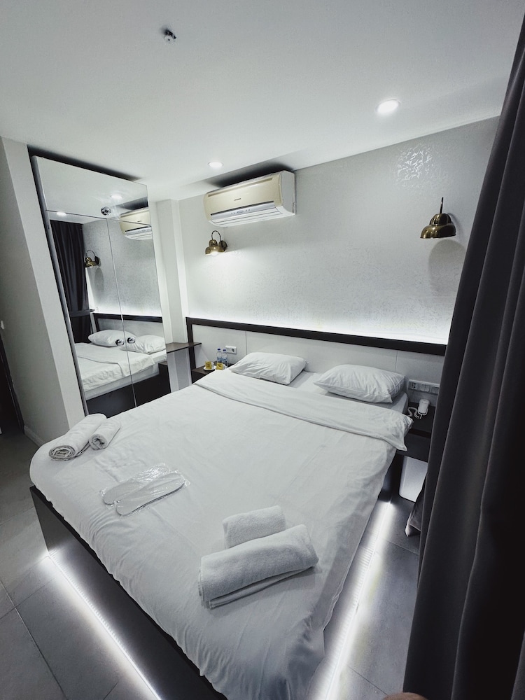 Basic Double Room, 1 Double Bed photo 2