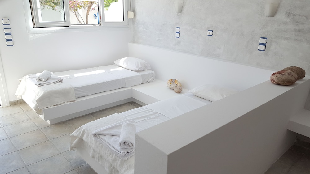 Deluxe Quadruple Room, Multiple Beds photo 3