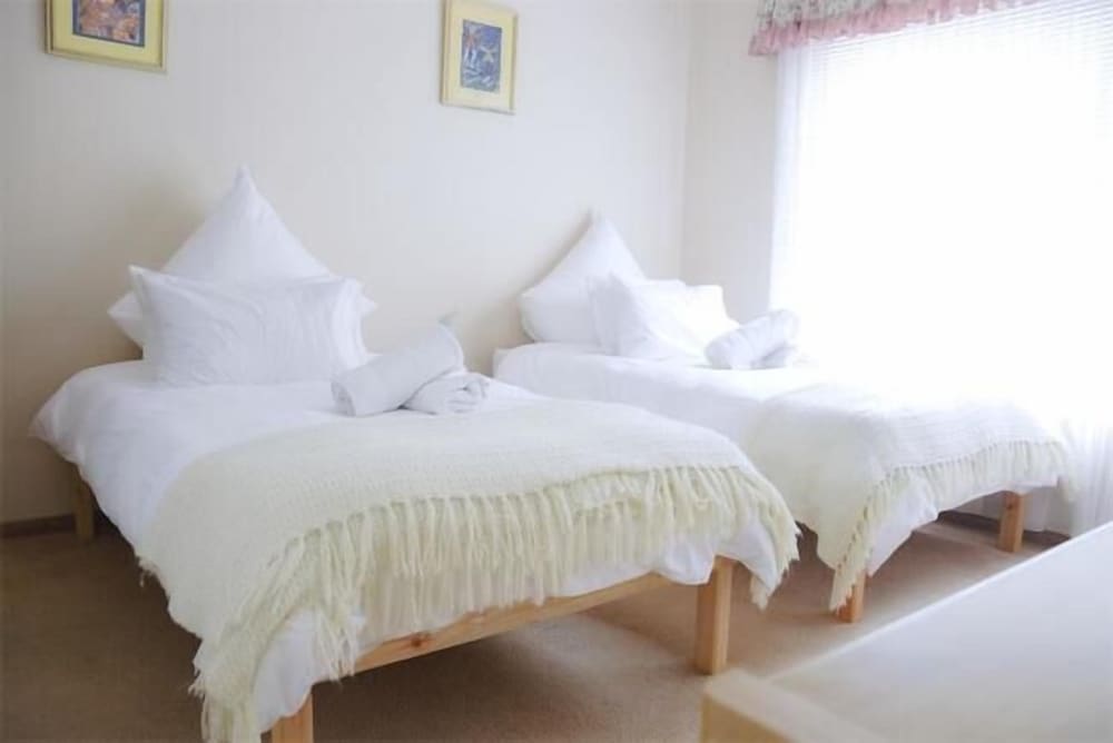 Standard Twin Room photo 2