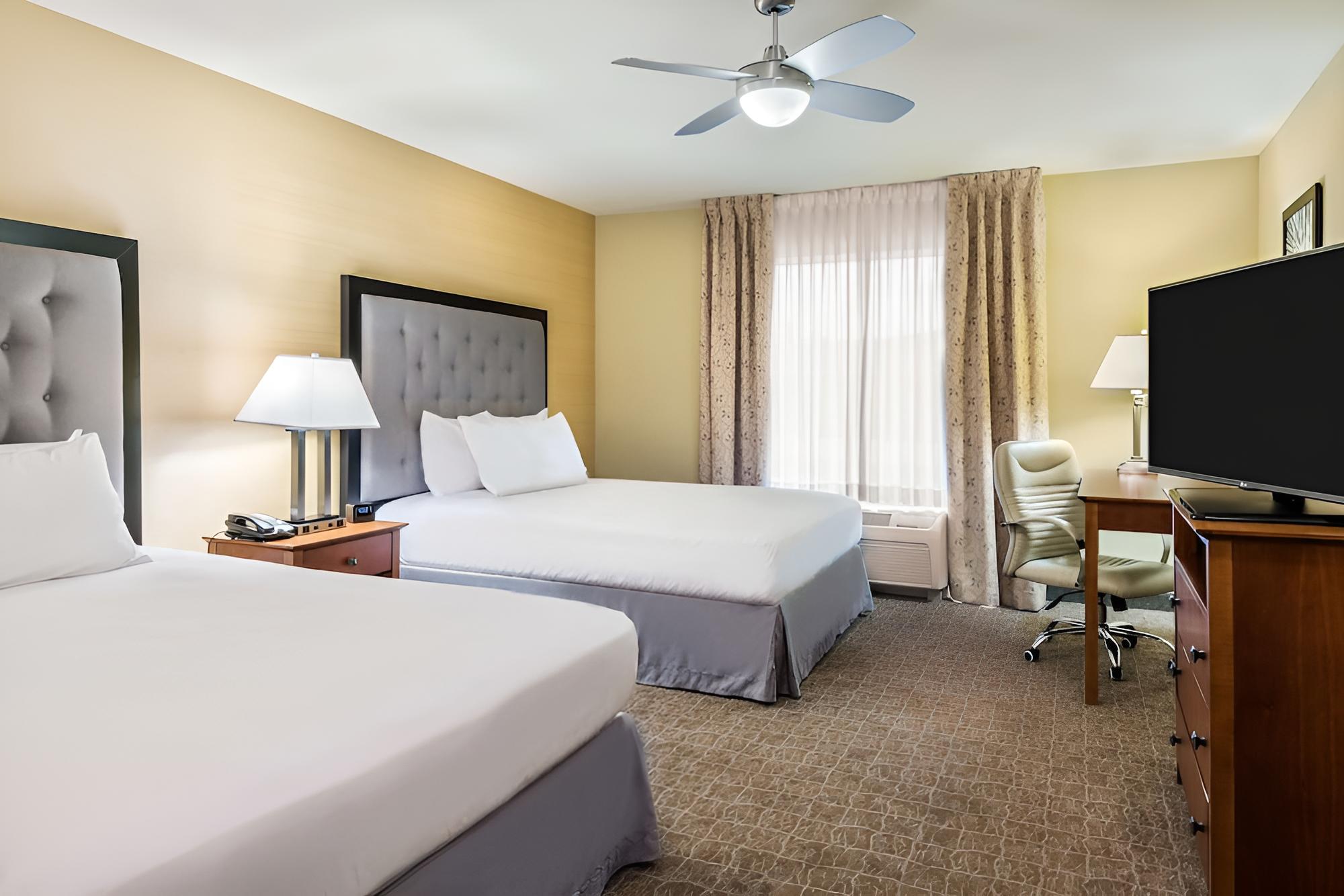 Suite, 2 Double Beds, Accessible, Bathtub photo 2