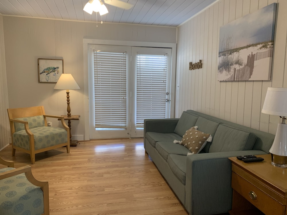 Barefoot Cottages photo 2