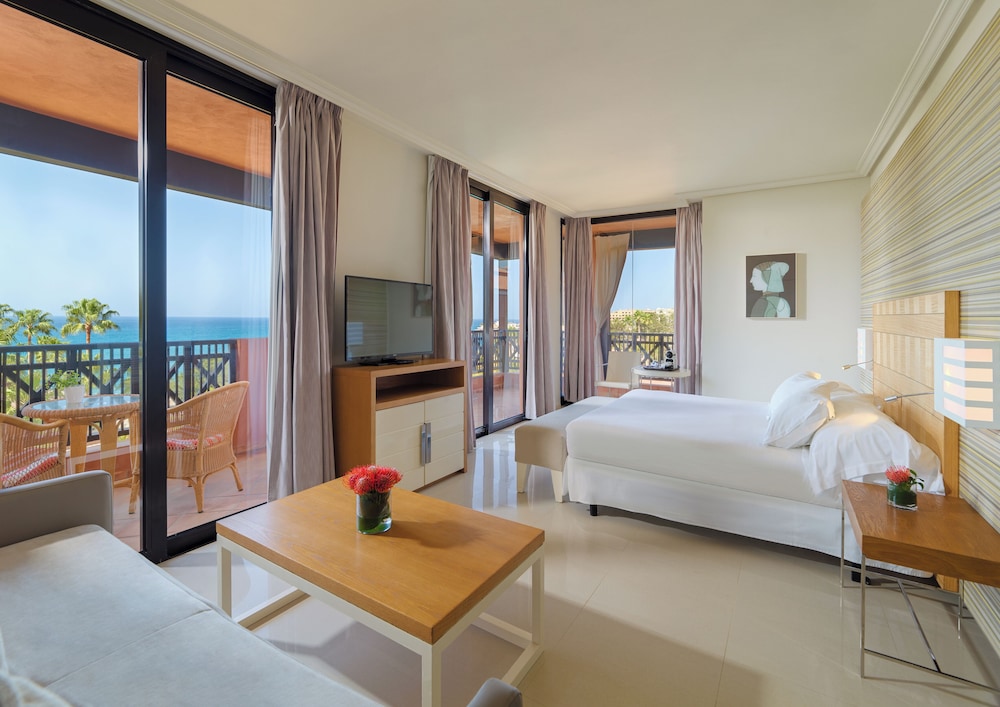 Junior Suite (2 Adults and 1 Child)