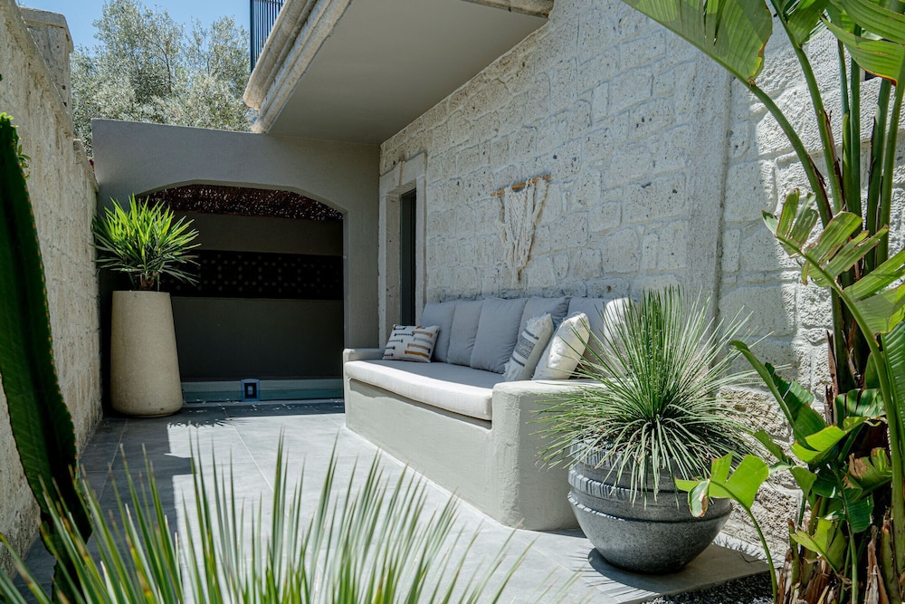 Senior Studio Suite, Private Pool