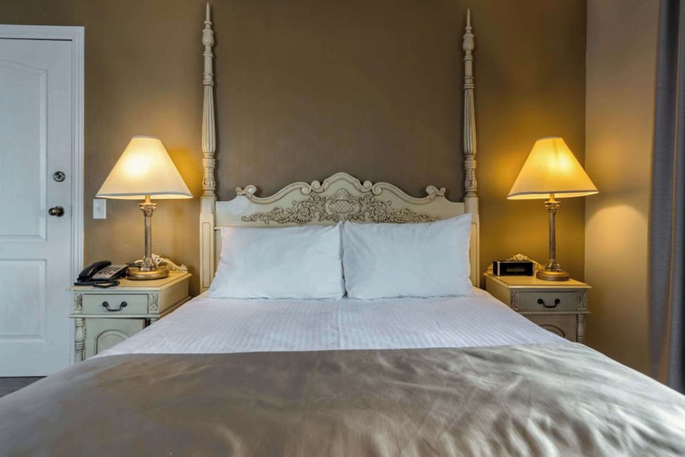 Suite, 1 Queen Bed, Non Smoking photo 1