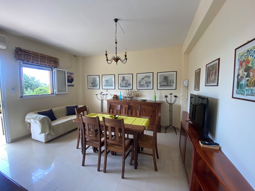 Apartment, 2 Bedrooms, Garden View photo 2