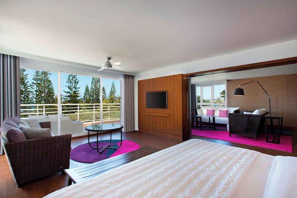 Suite, 1 Bedroom, Balcony (Balcony) photo 2