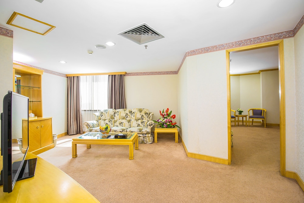 Elite Suite