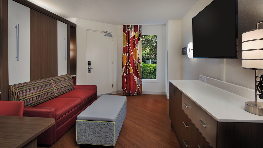 Family Suite. Hearing accessible - visual alarms and notifications.  1 queen bed, 2 queen pull down