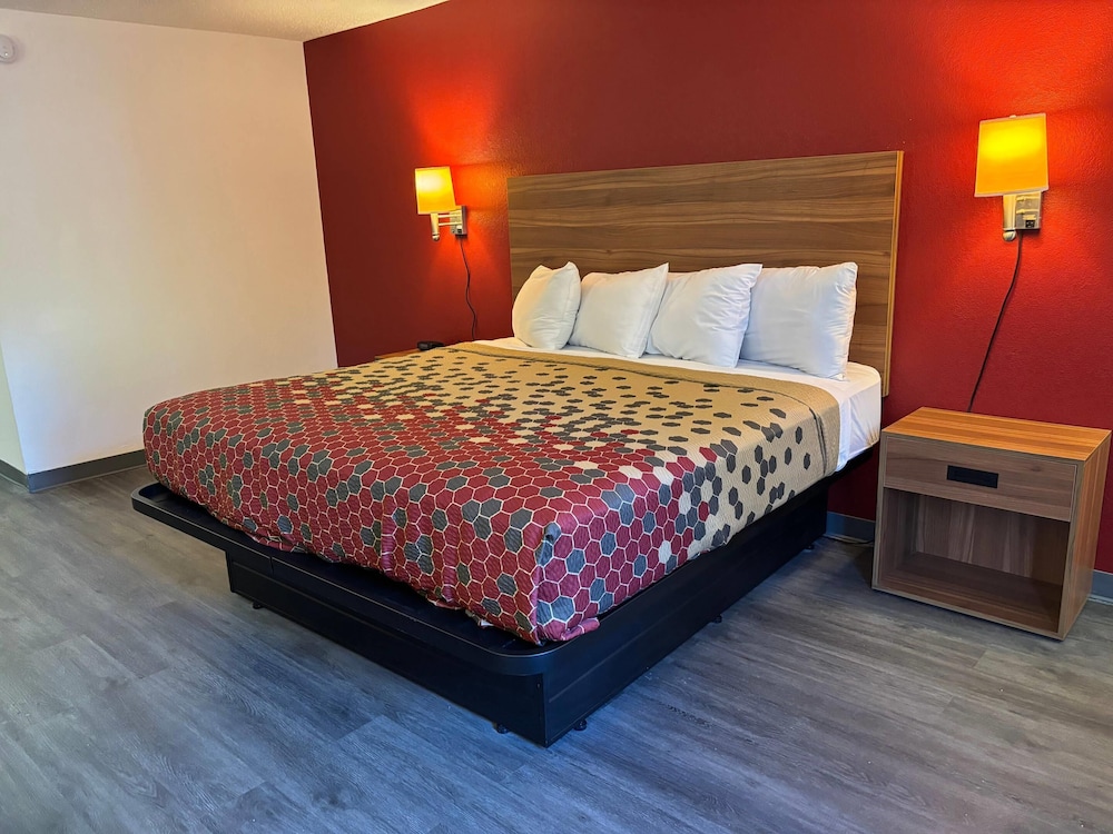 Room, 1 King Bed with Sofa bed, Accessible, Non Smoking - Photo 3