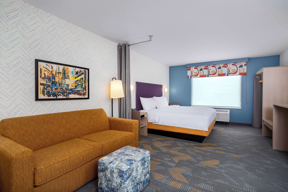 Suite, 1 King Bed, Accessible (Hearing) - Photo 5
