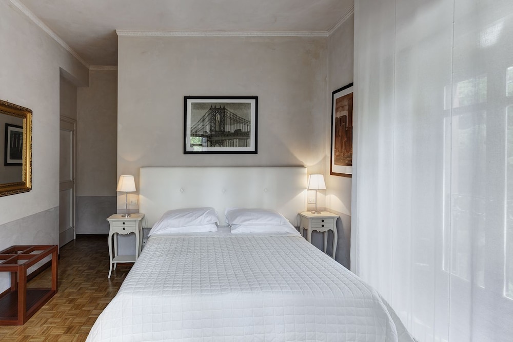 Double Room - Photo 4