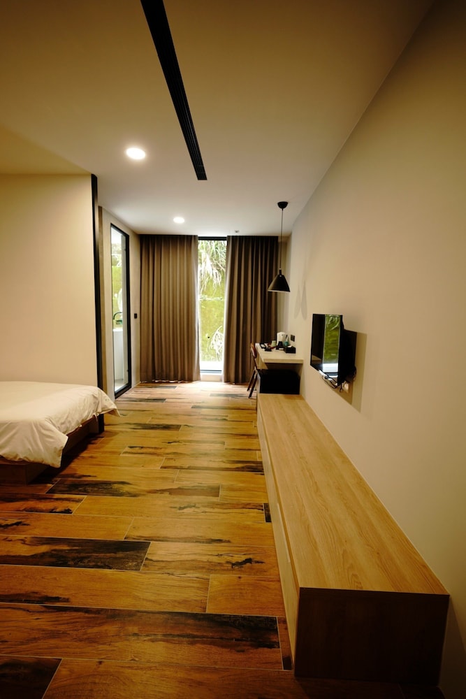 Basic Twin Room, 1 Bedroom, Ensuite photo 3