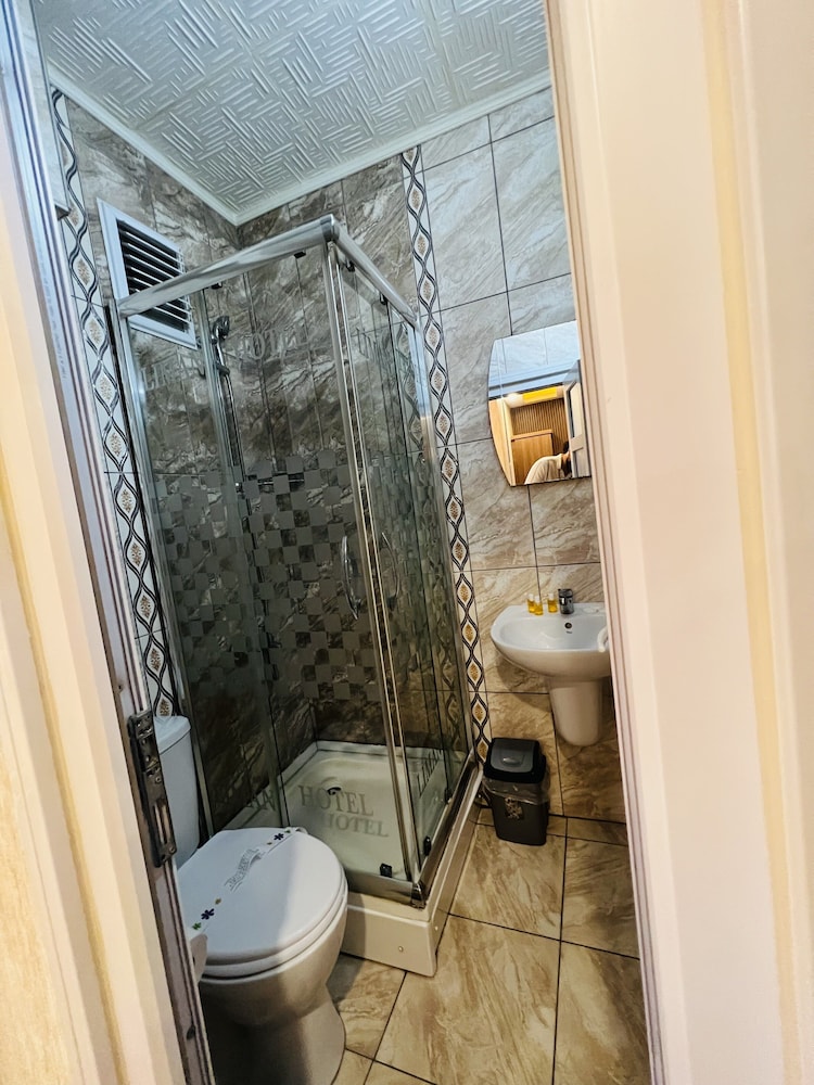 Standard Triple Room photo 2