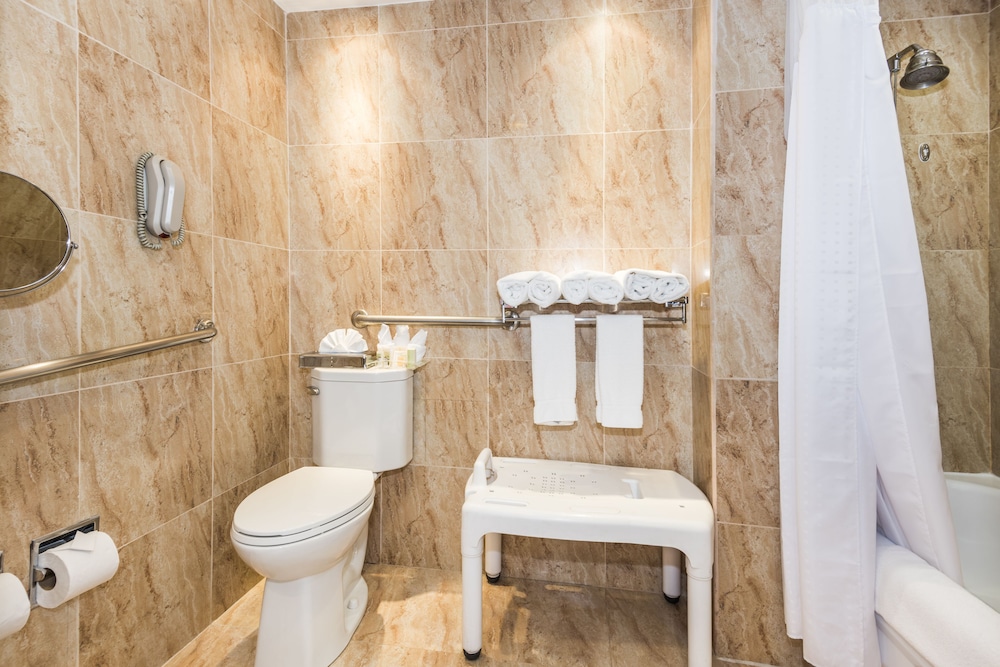 Standard Room, 2 Double Beds, Accessible - Photo 2