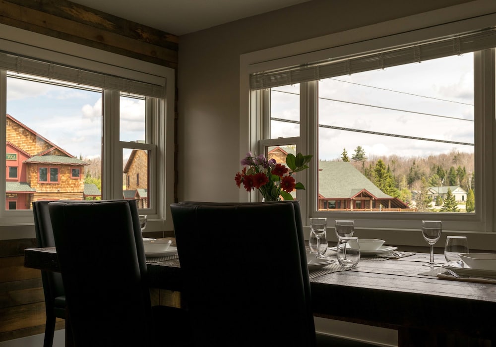 Deluxe House, 4 Bedrooms, Non Smoking, Kitchen photo 2