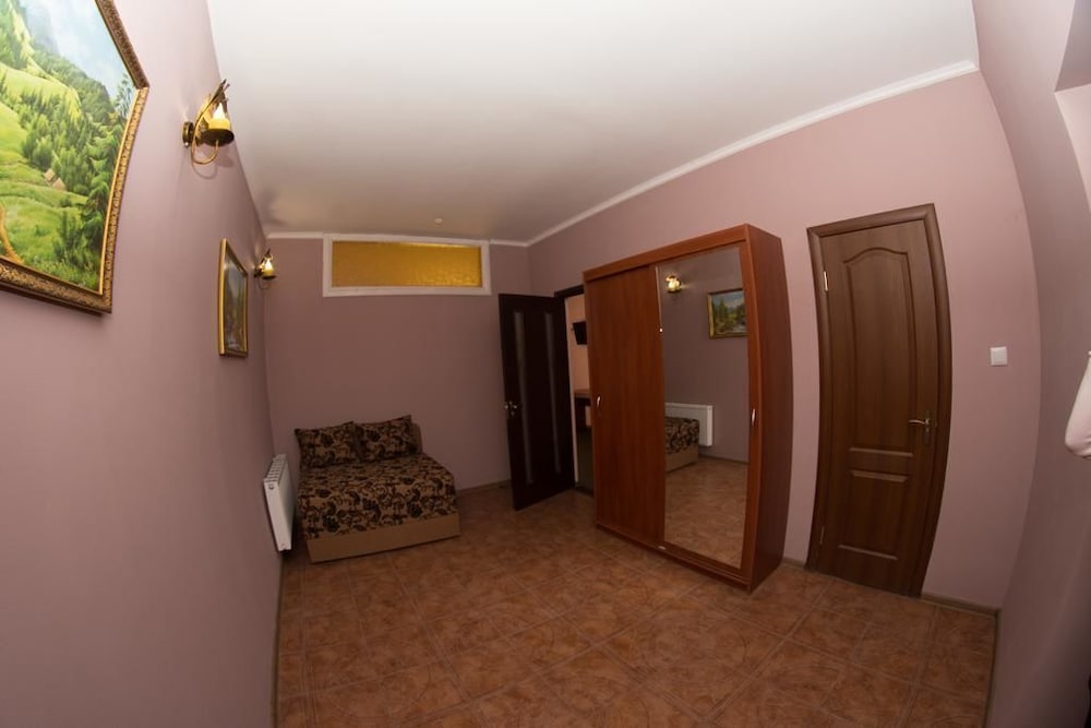 Superior Triple Room photo 2