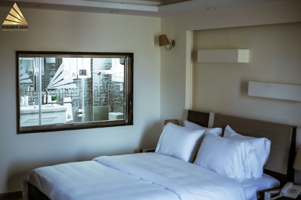 Executive Suite, Jetted Tub (Pyramids View) - Photo 20