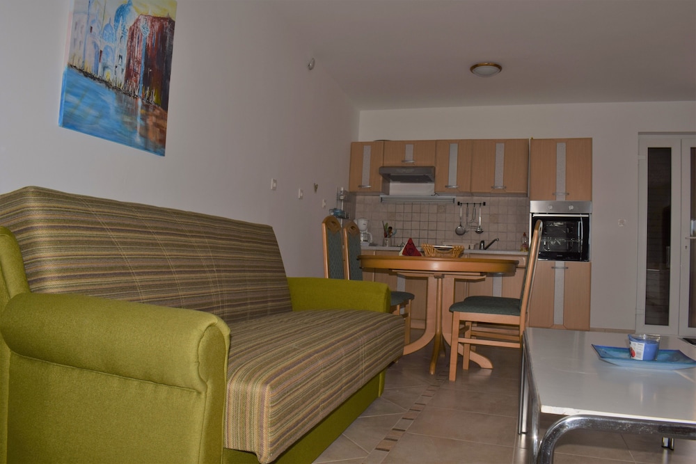 Apartment (2) photo 2
