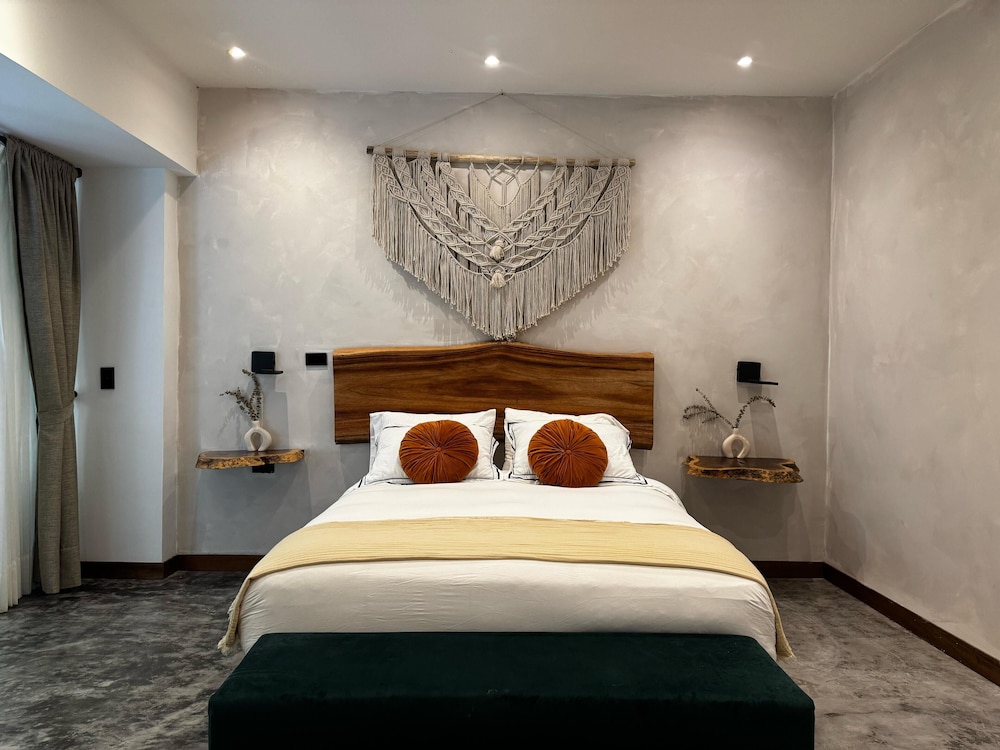 Deluxe Double Room, Garden View