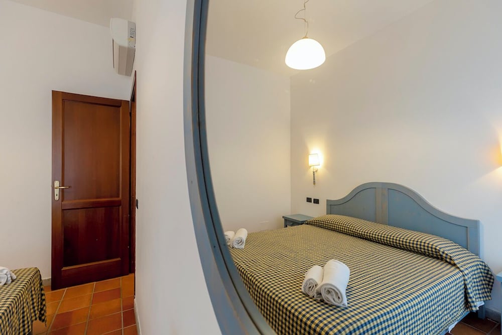 Apartment, 2 Bedrooms - Photo 3