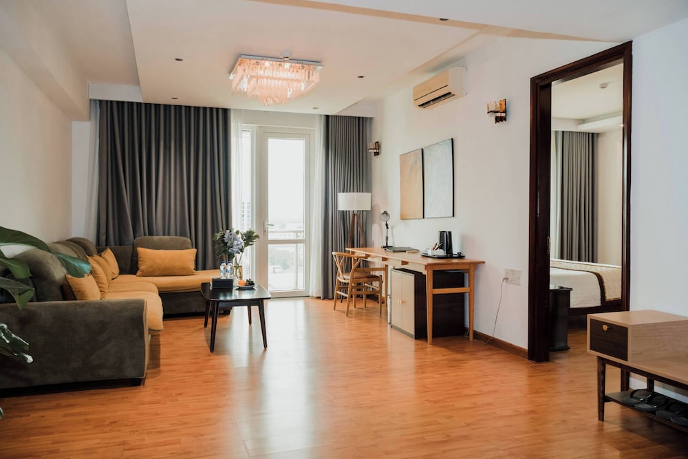 Luxury Suite, River View