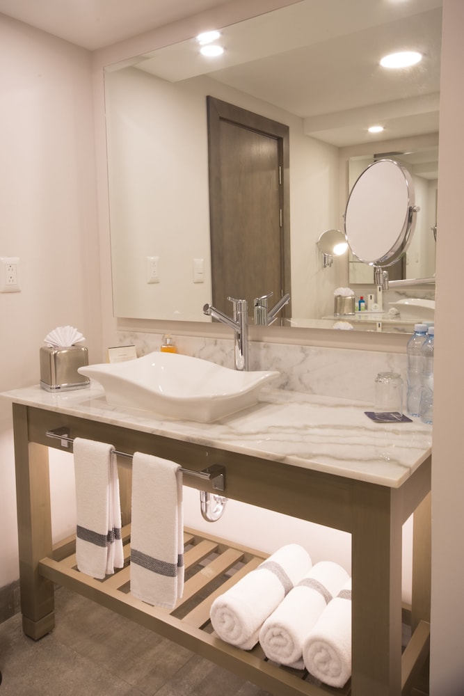 Deluxe Room, 2 Twin Beds, Ocean View - Photo 6