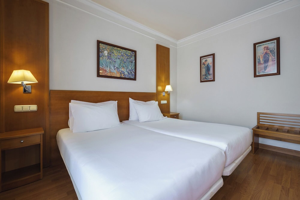 Basic Double or Twin Room (With Parking)