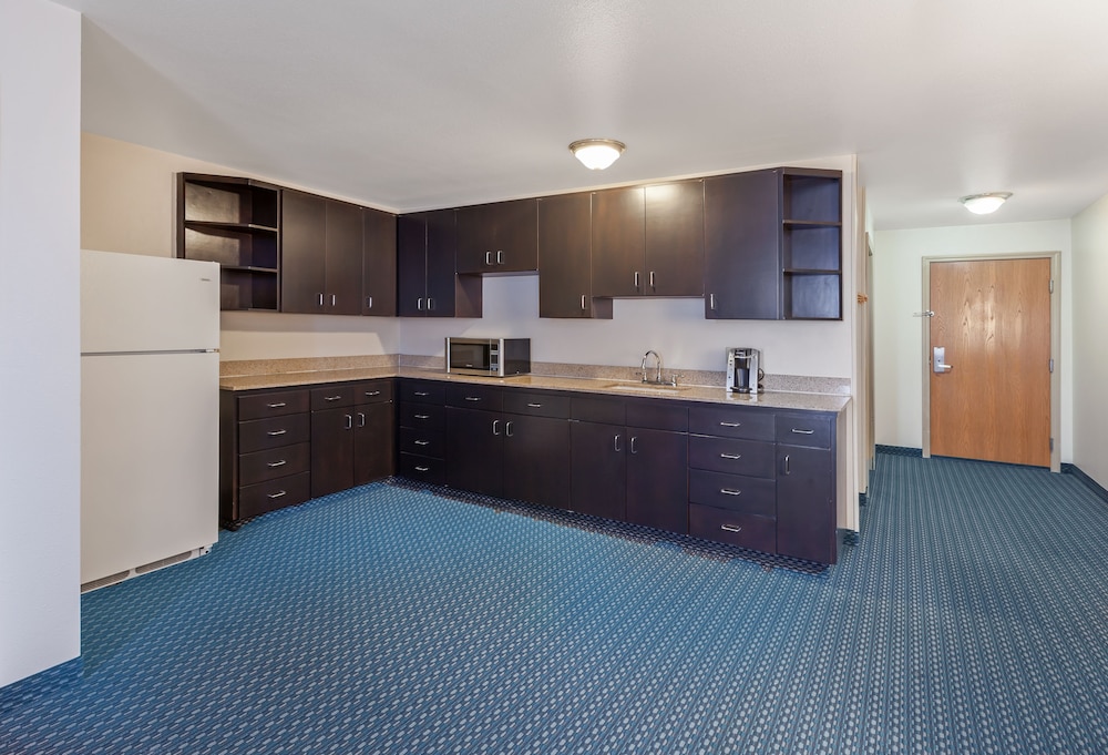 Suite, 1 Bedroom (1 King, Sofa Bed) - Photo 4