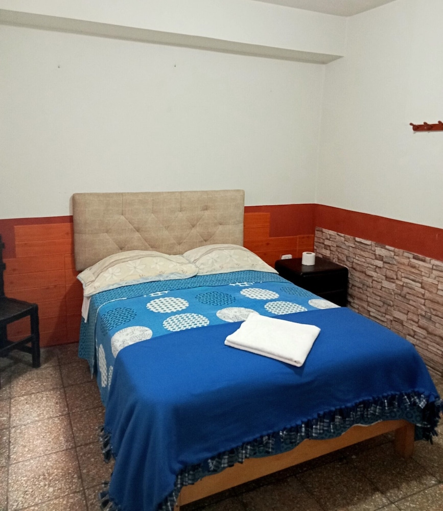 Basic Double Room, Shared Bathroom photo 3