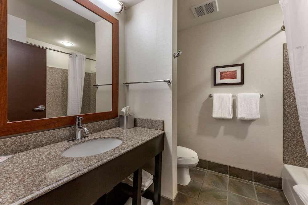Suite, 2 Queen Beds, Non Smoking - Photo 4
