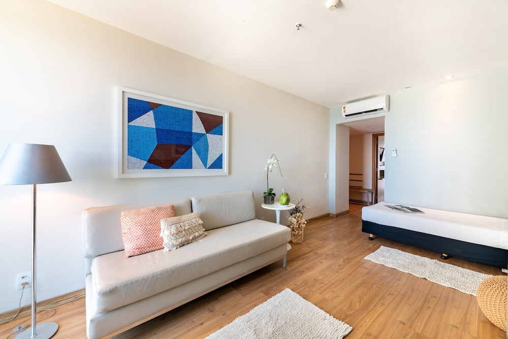 Suite, Beachside thumbnail 6