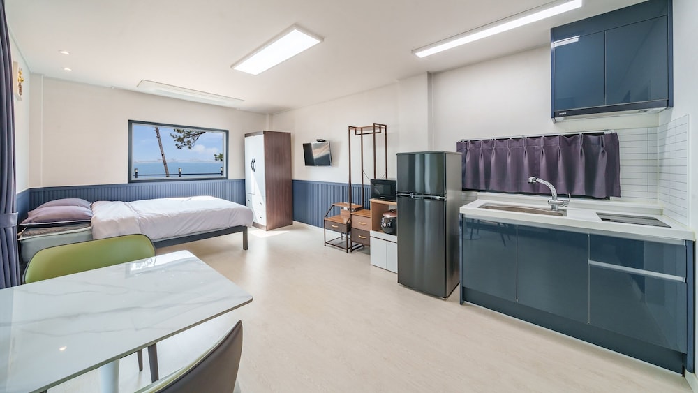 Basic Room, 1 Bedroom (104(Private House/Ocean View/BBQ)) photo 2