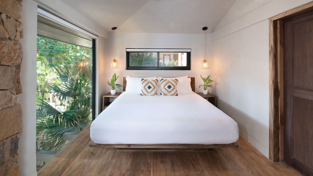 Deluxe Villa, 2 Bedrooms, Partial Ocean View photo 3