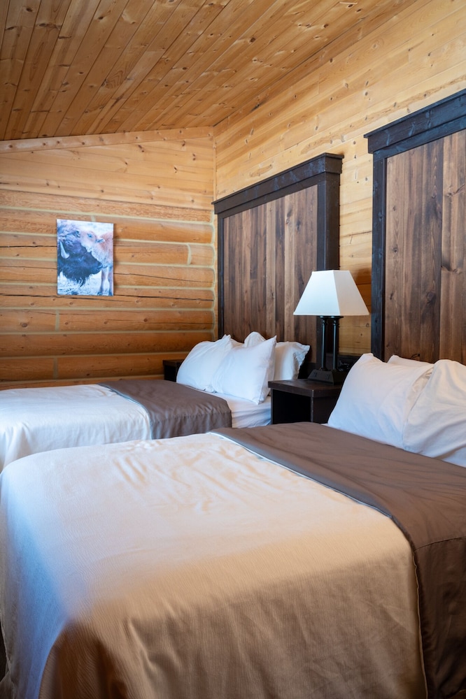 Two Bedroom Riverfront Cabin - Photo 6