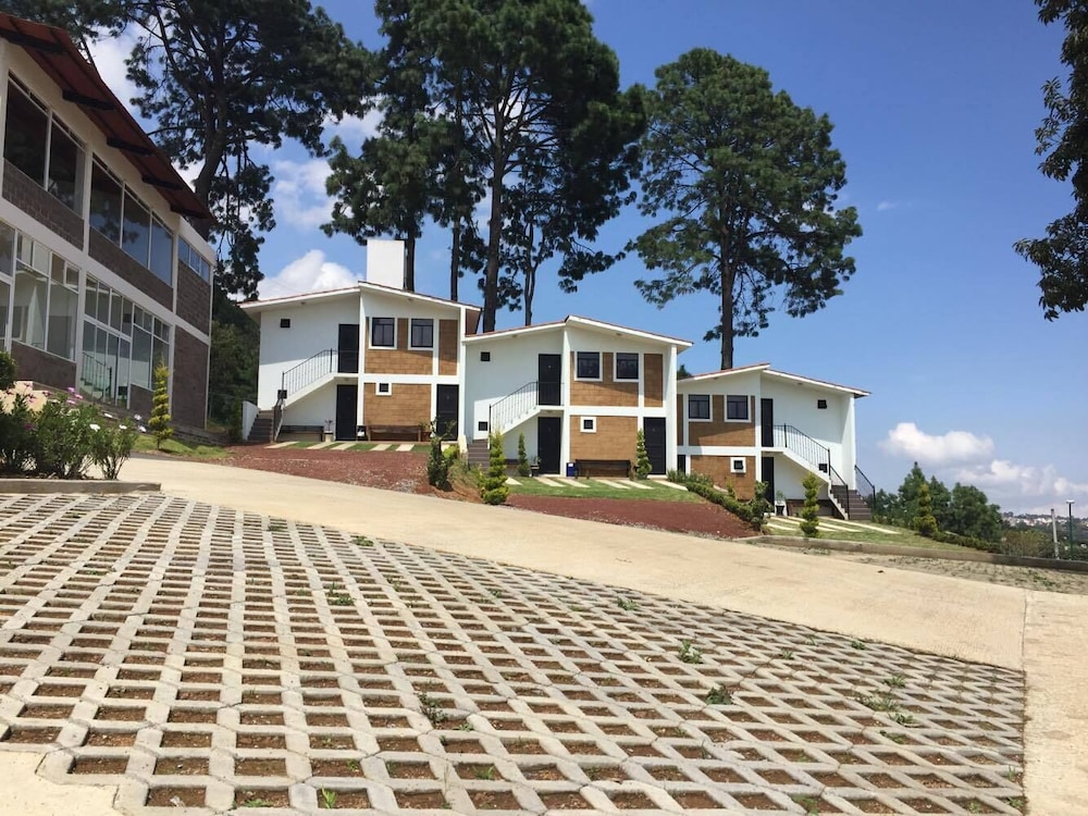 Suite, 2 Bedrooms, Balcony, Annex Building photo 2