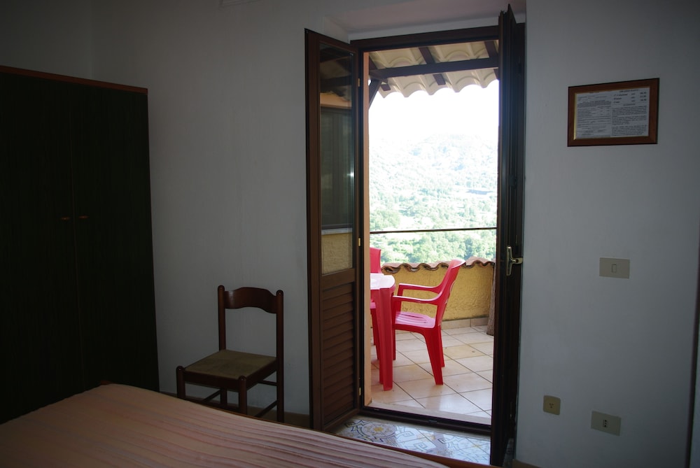 Deluxe Room, Terrace, Mountain View photo 3
