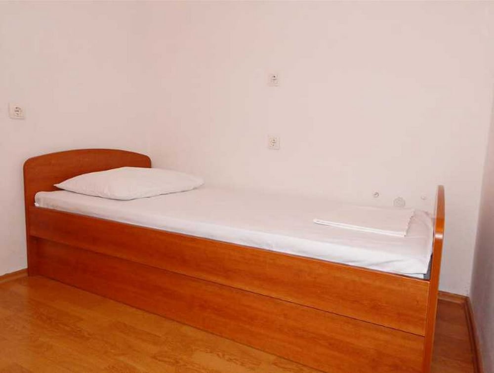 Triple Room (S6)