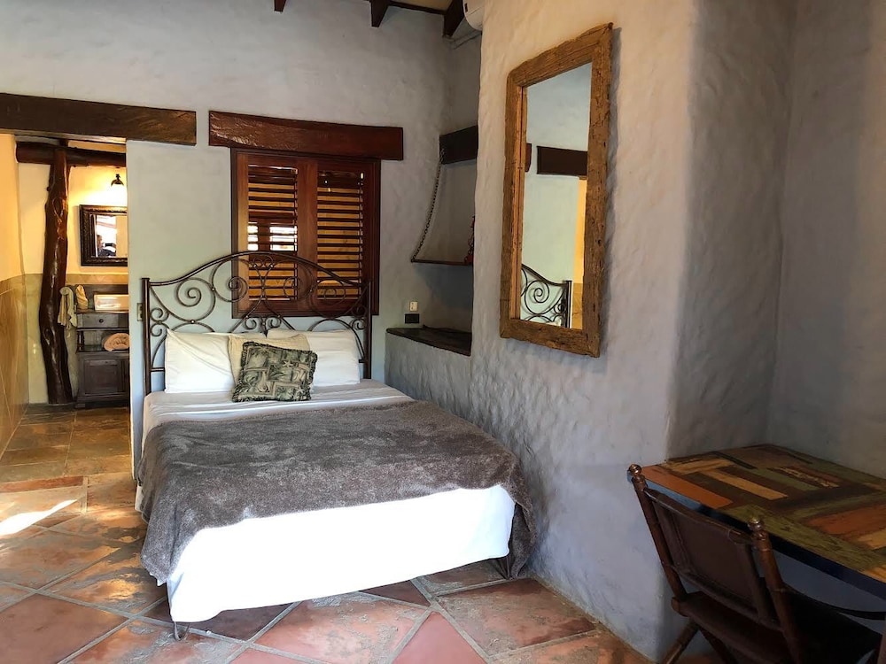 Double Room, 1 Queen Bed, Pool Access, Pool View photo 1