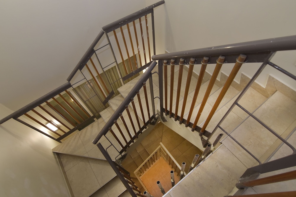 Superior Queen (2nd Floor) photo 3